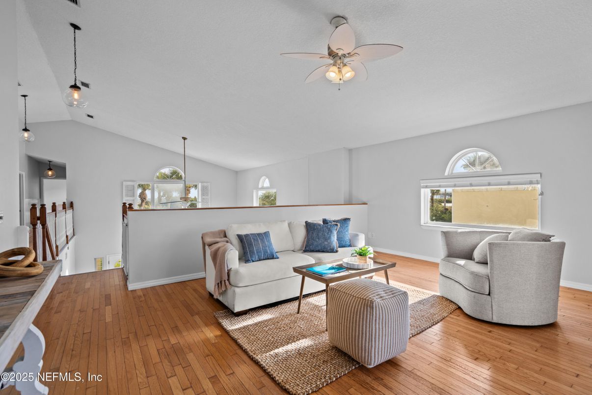Interior, Living room, Pendant Lights, Wood Texture Flooring
