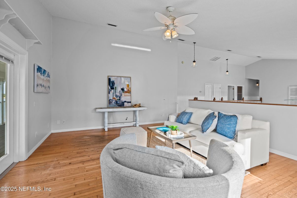 Interior, Living room, Pendant Lights, Wood Texture Flooring