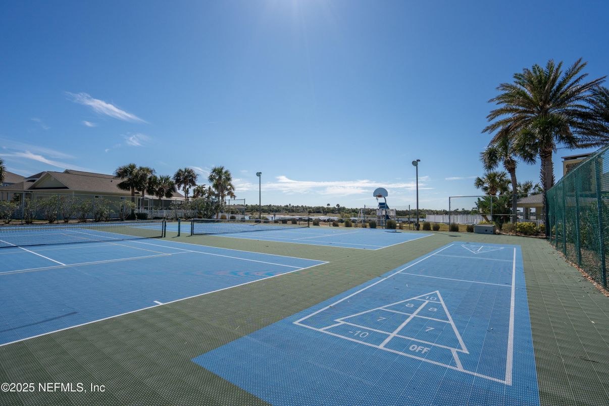 Exterior, Tennis Courts