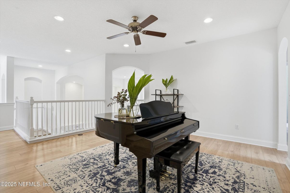 Interior, Piano, Recessed Lighting, Wood Texture Flooring