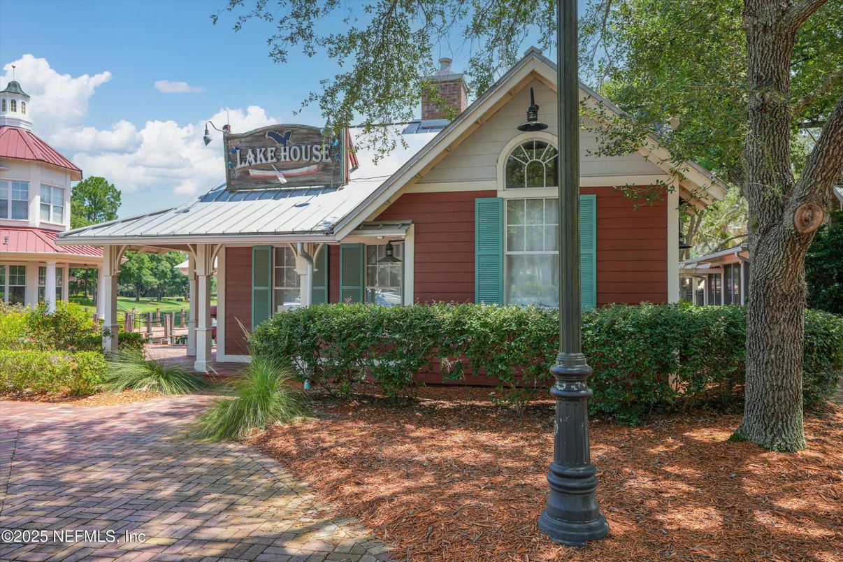 Exterior, Facade, Queen Anne Victorian