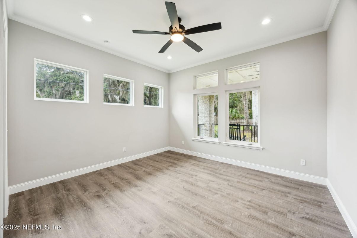 Empty room, Interior, Recessed Lighting, Wood Texture Flooring