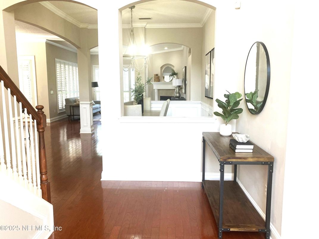Interior, Pendant Lights, Recessed Lighting, Wood Texture Flooring