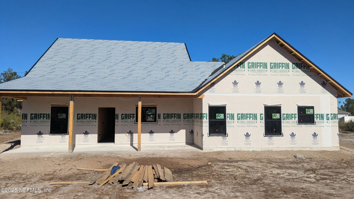 Exterior, Facade, Farmhouse