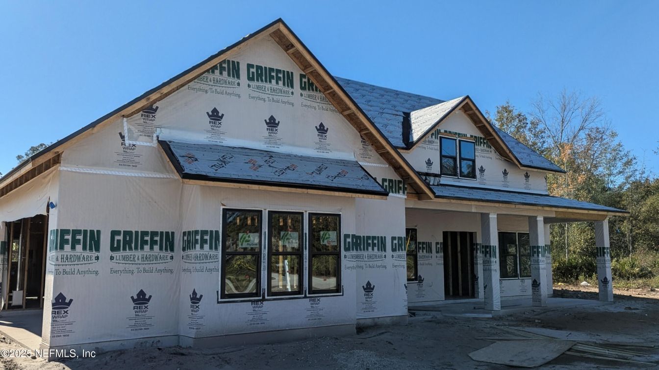 Exterior, Facade, Farmhouse