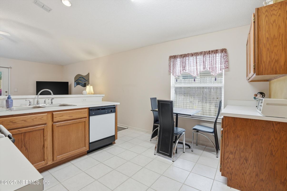 Dining room, Interior, Kitchen, Recessed Lighting