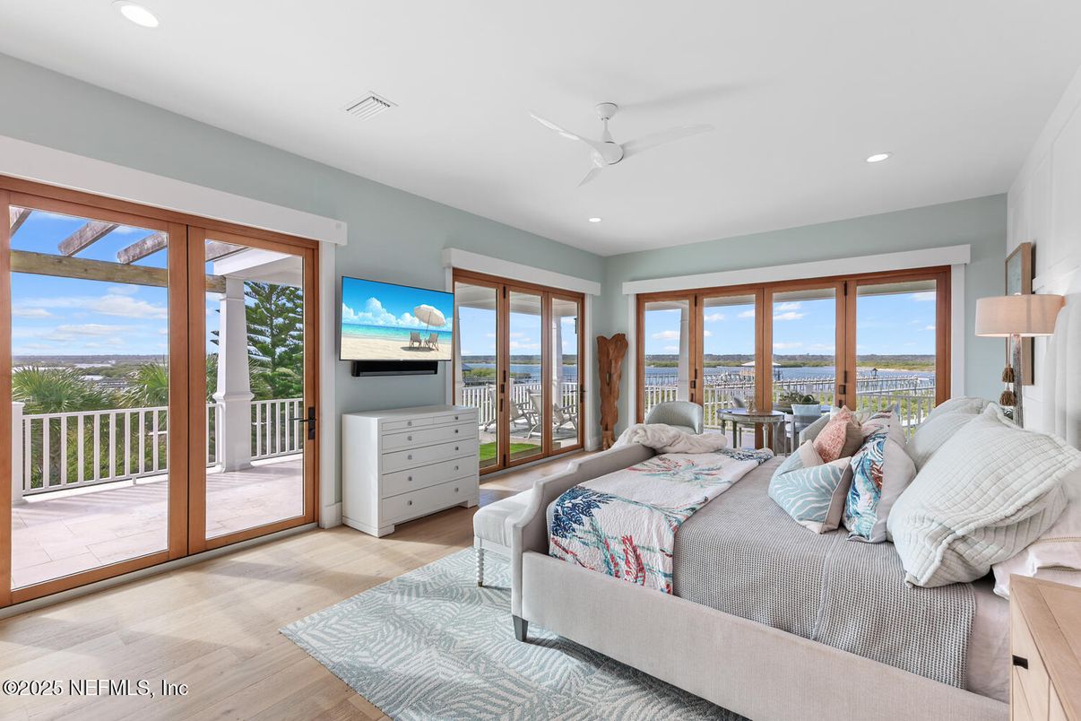 Bedroom, Interior, Recessed Lighting, Water, Wood Texture Flooring