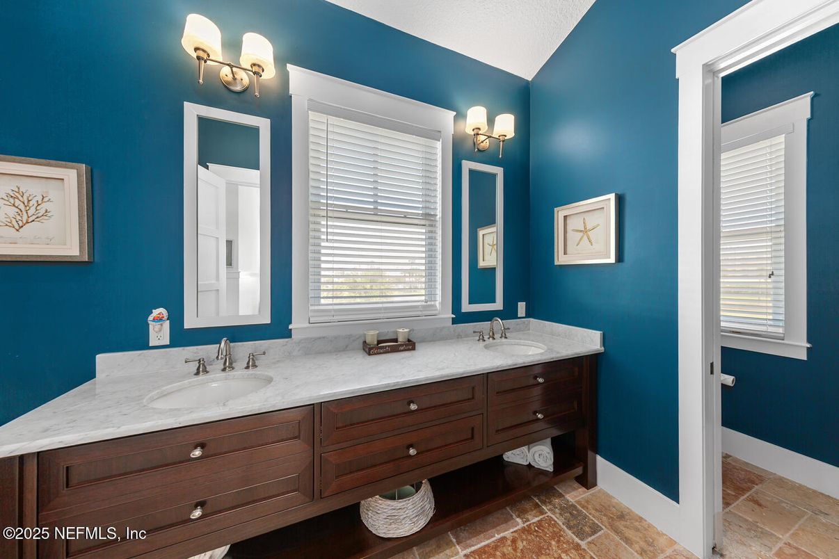 Bathroom, Dual Sink Vanities, Interior