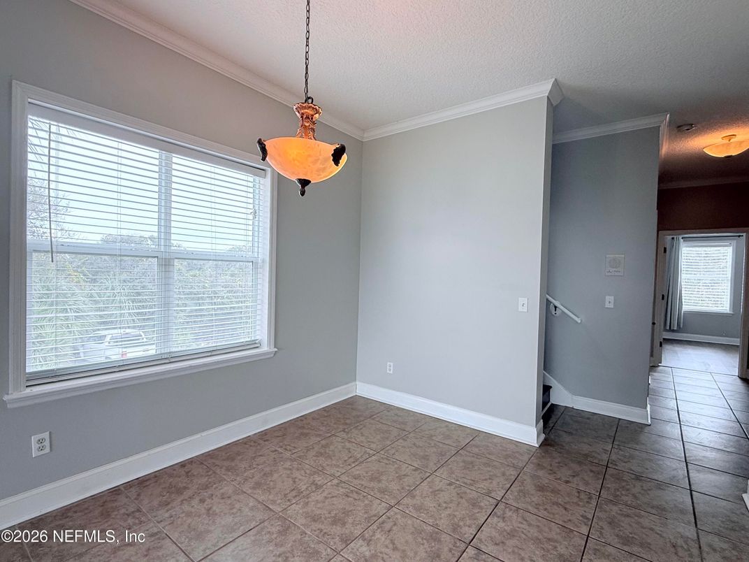 Empty room, Interior, Pendant Lights
