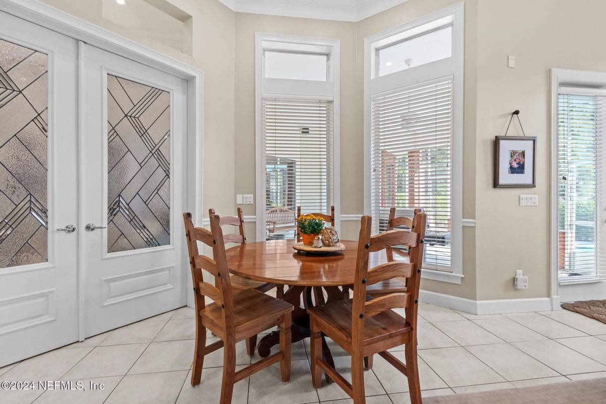 Dining room, Interior