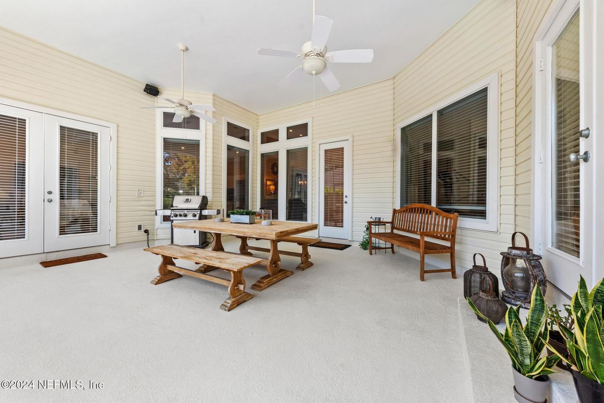 Dining room, Interior