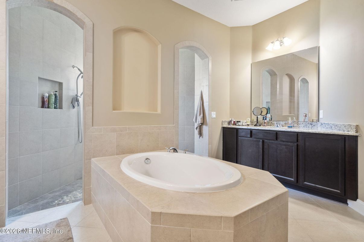 Bathroom, Dual Sink Vanities, Interior