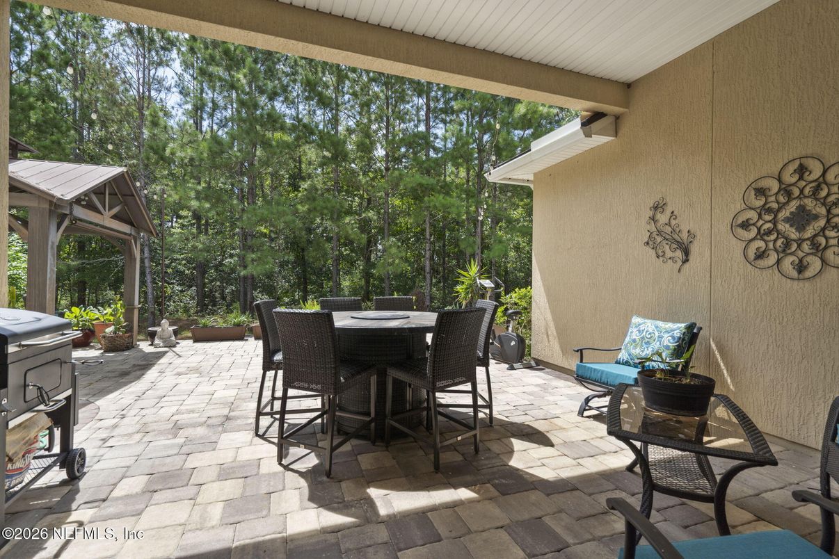 Exterior, Outdoor Kitchen