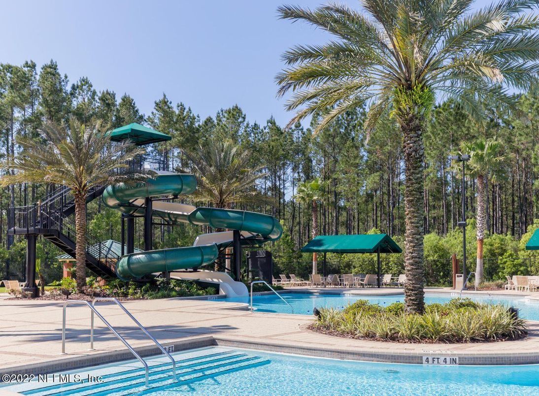 Exterior, Playground, Pool