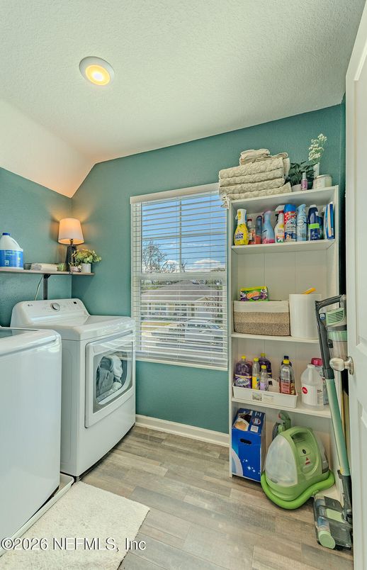Interior, Recessed Lighting, Washer, Wood Texture Flooring