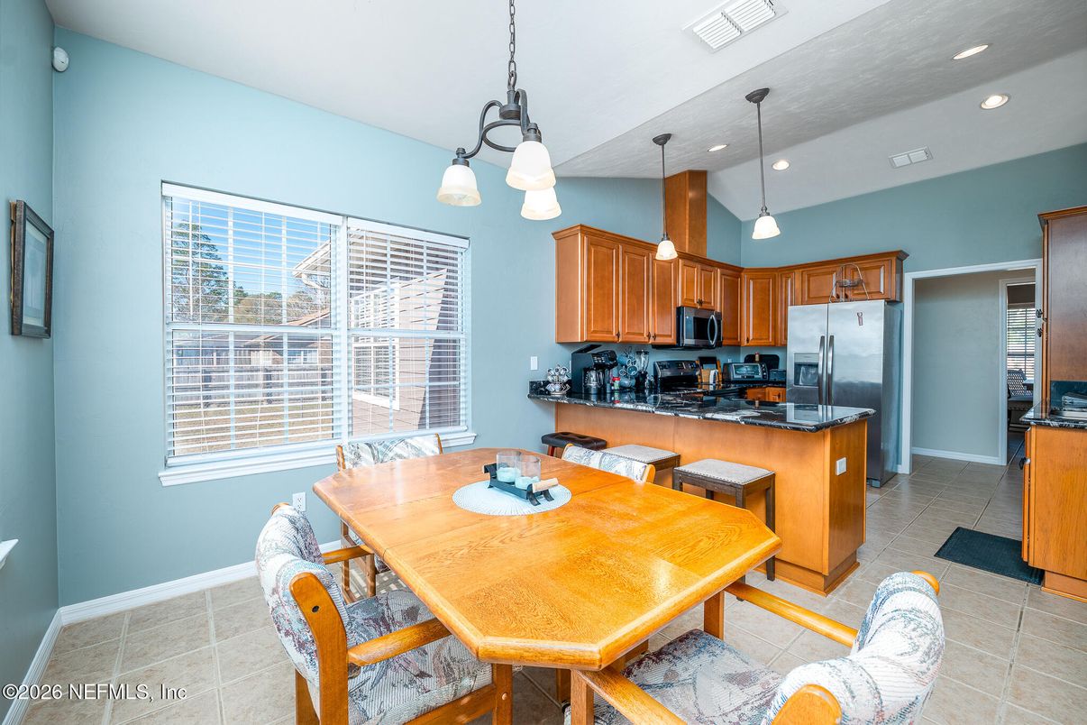 Dining room, Interior, Kitchen, Pendant Lights, Recessed Lighting, Stainless Steel Appliances
