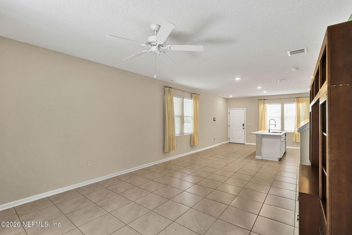 Empty room, Interior, Recessed Lighting