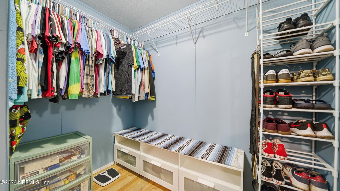 Interior, Walk-in Closets, Wood Texture Flooring