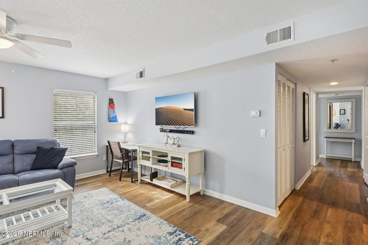 Home Office, Interior, Recessed Lighting, Wood Texture Flooring