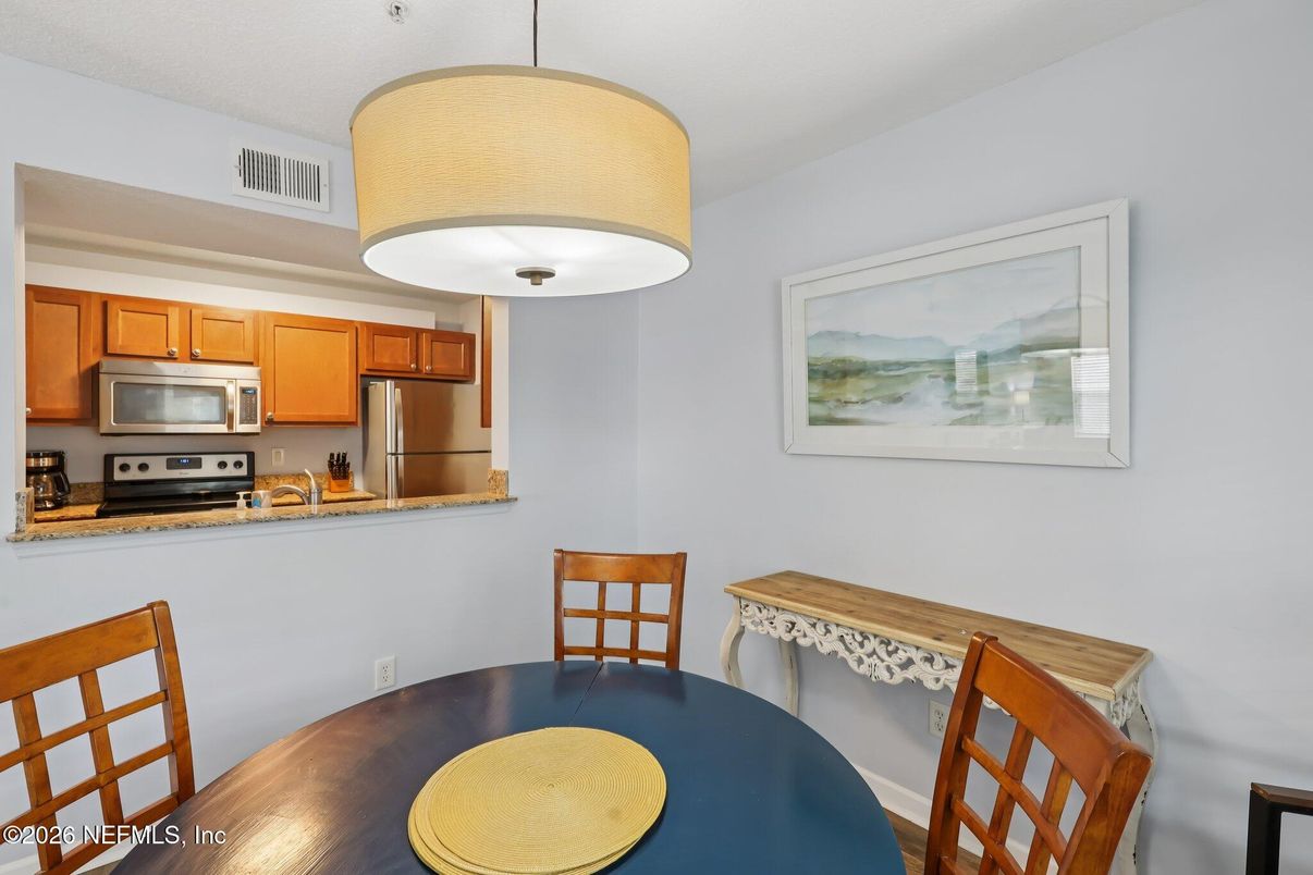 Dining room, Interior, Kitchen, Pendant Lights, Stainless Steel Appliances