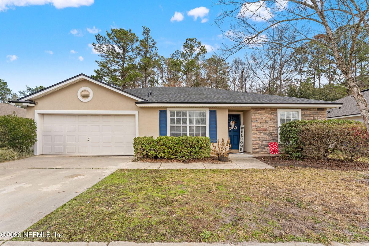 Attached, Exterior, Facade, Ranch