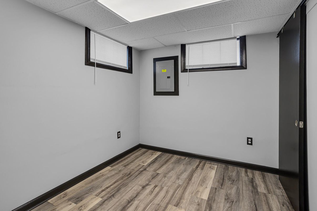 Elevator, Empty room, Interior, Wood Texture Flooring