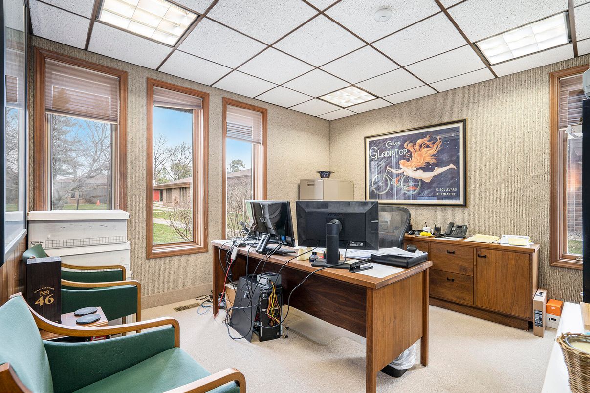 Home Office, Interior
