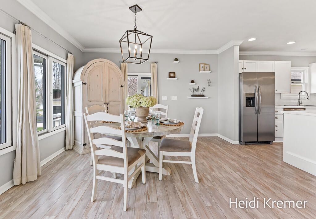 Dining room, Interior, Kitchen, Pendant Lights, Recessed Lighting, Stainless Steel Appliances, Wood Texture Flooring