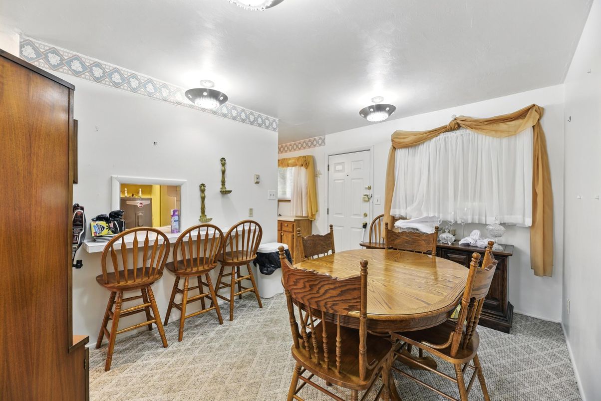 Dining room, Interior