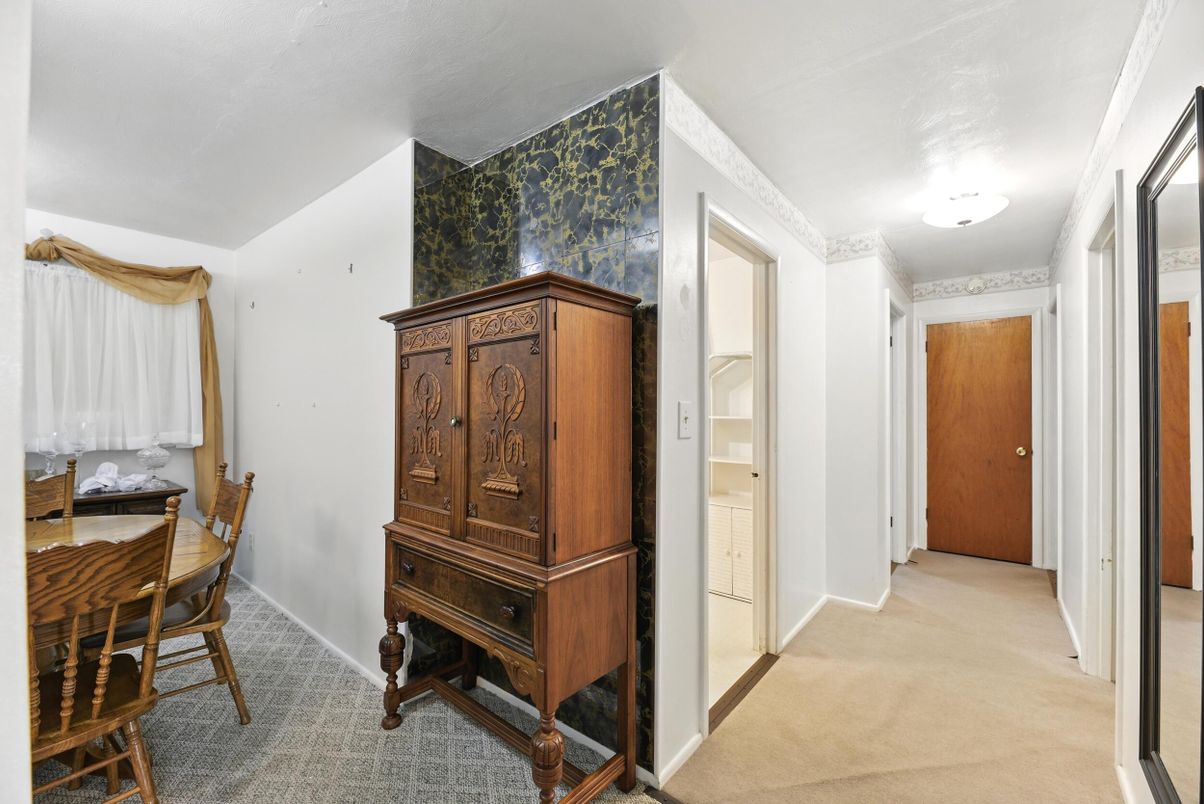 Dining room, Interior