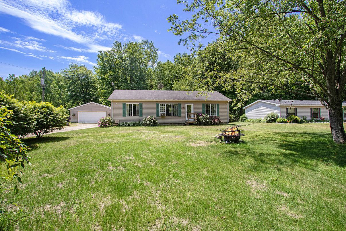 Backyard, Detached Garage, Exterior