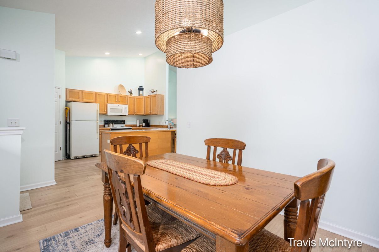 Dining room, Interior, Kitchen, Recessed Lighting, Wood Texture Flooring