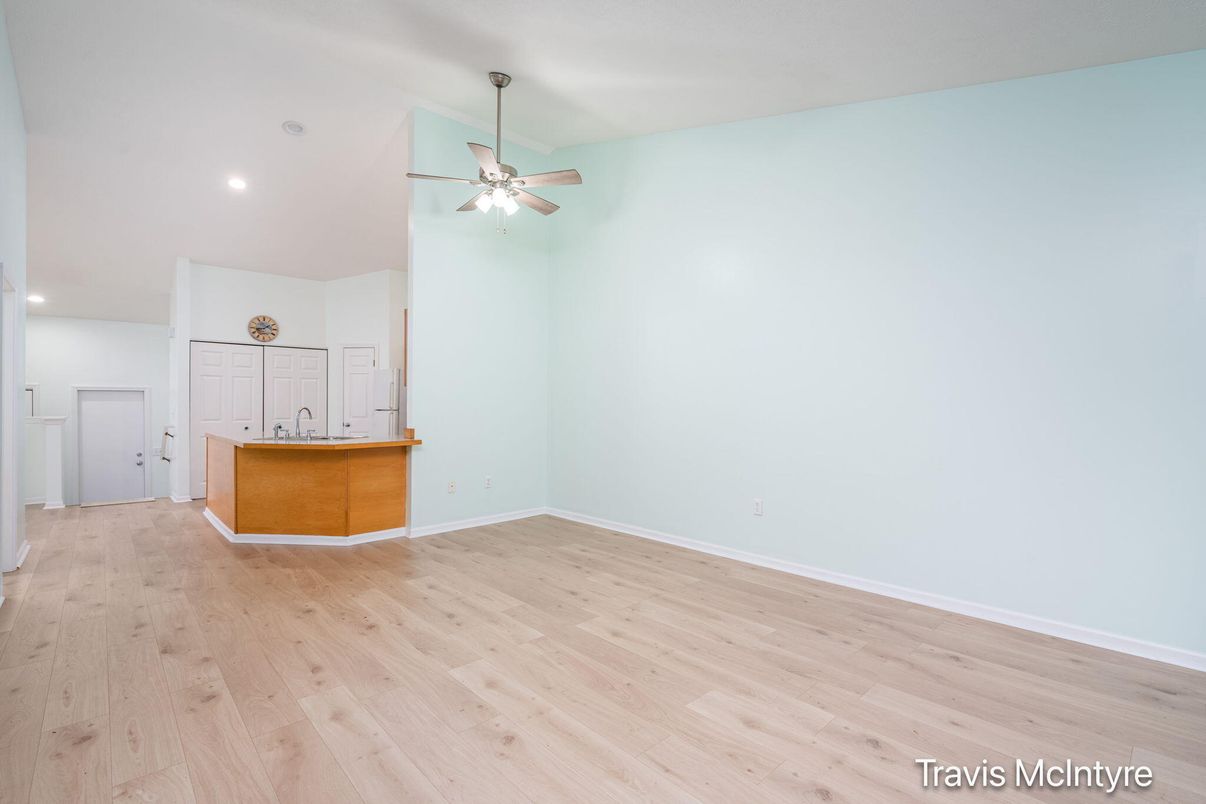 Empty room, Interior, Recessed Lighting, Wood Texture Flooring