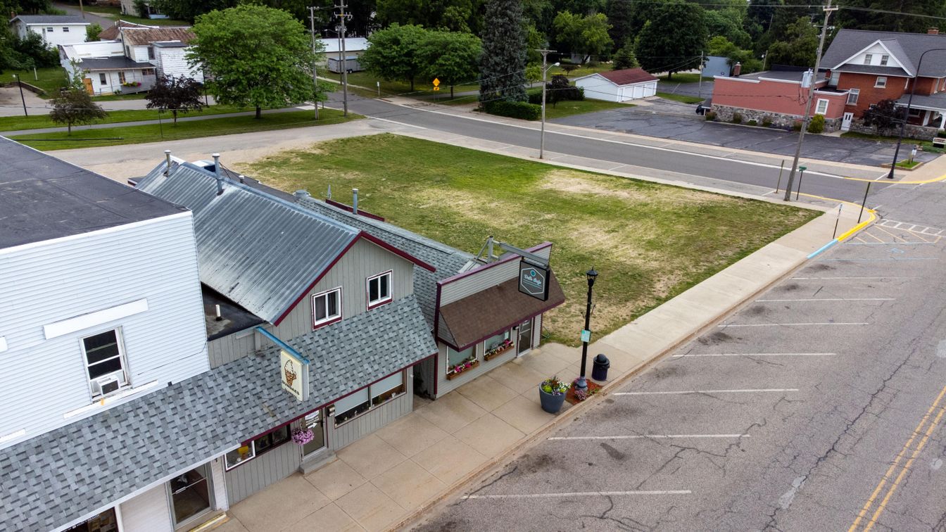 Exterior, Drone