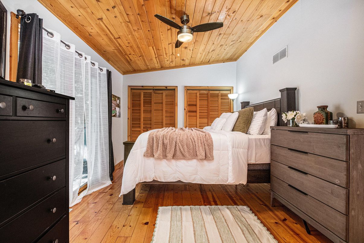 Bedroom, Interior, Wooden Ceilings, Wood Texture Flooring