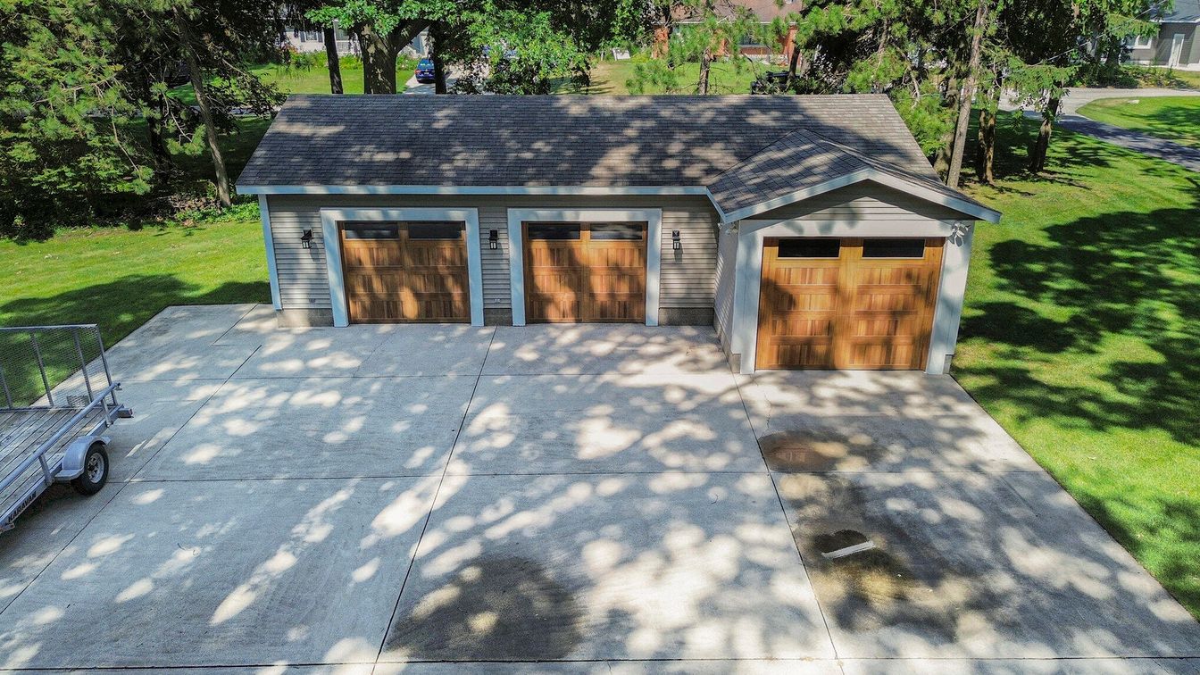 Detached Garage, Exterior