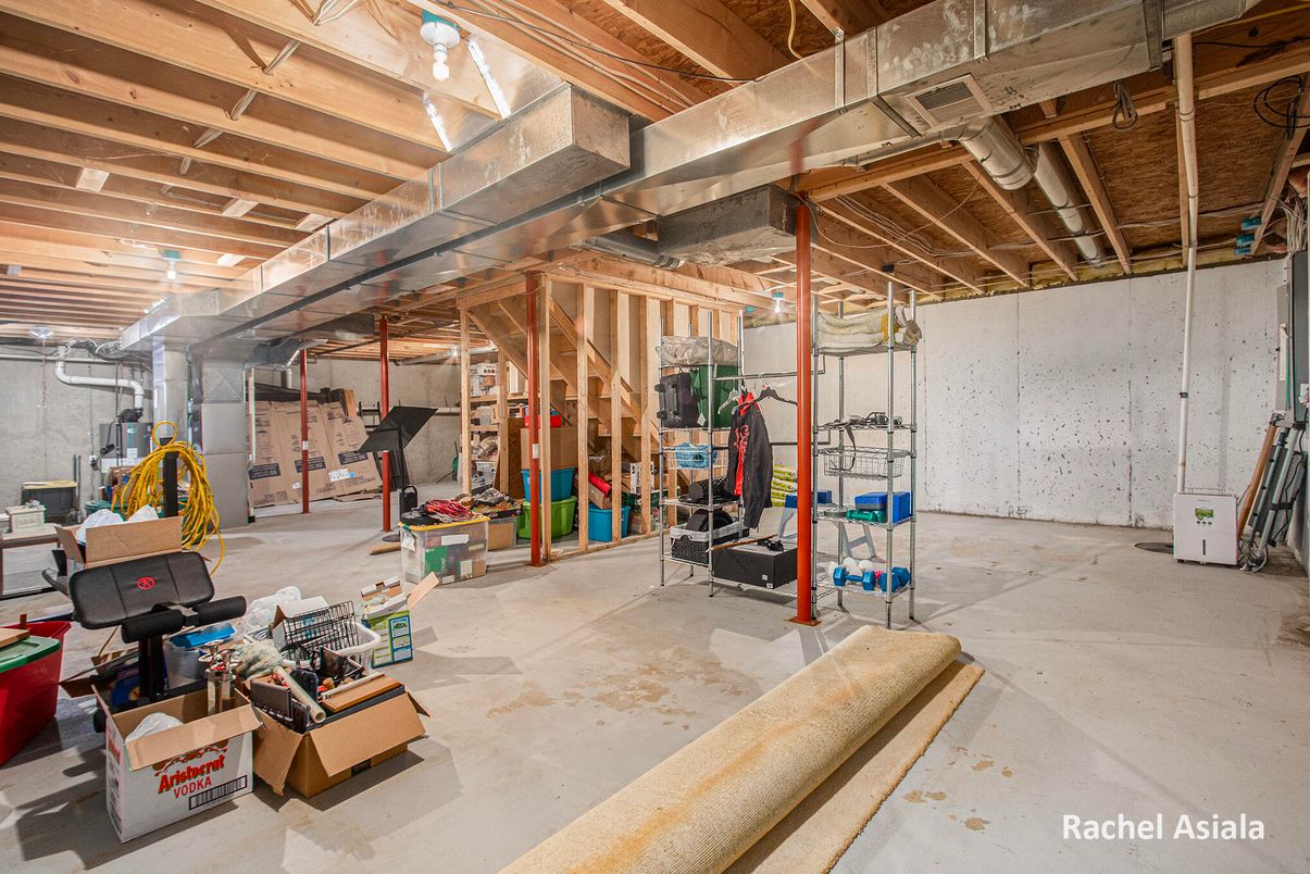 Fitness Equipment, Interior, Wooden Beams