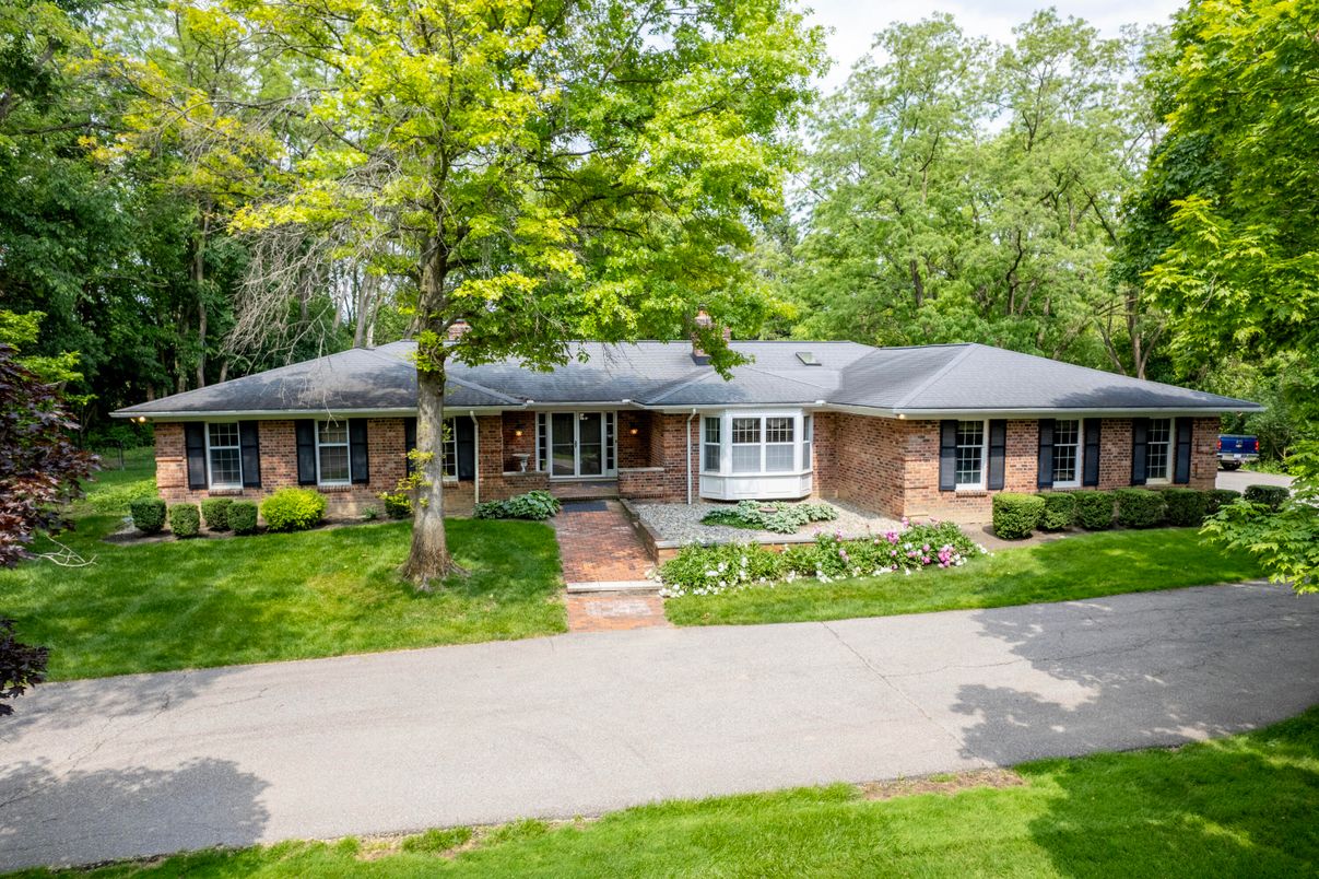 Exterior, Facade, Brick Facade, Ranch