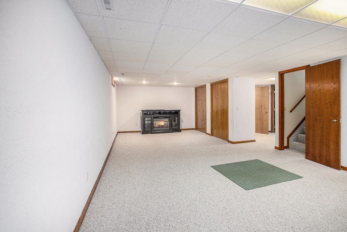 Empty room, Fireplace, Interior, Recessed Lighting