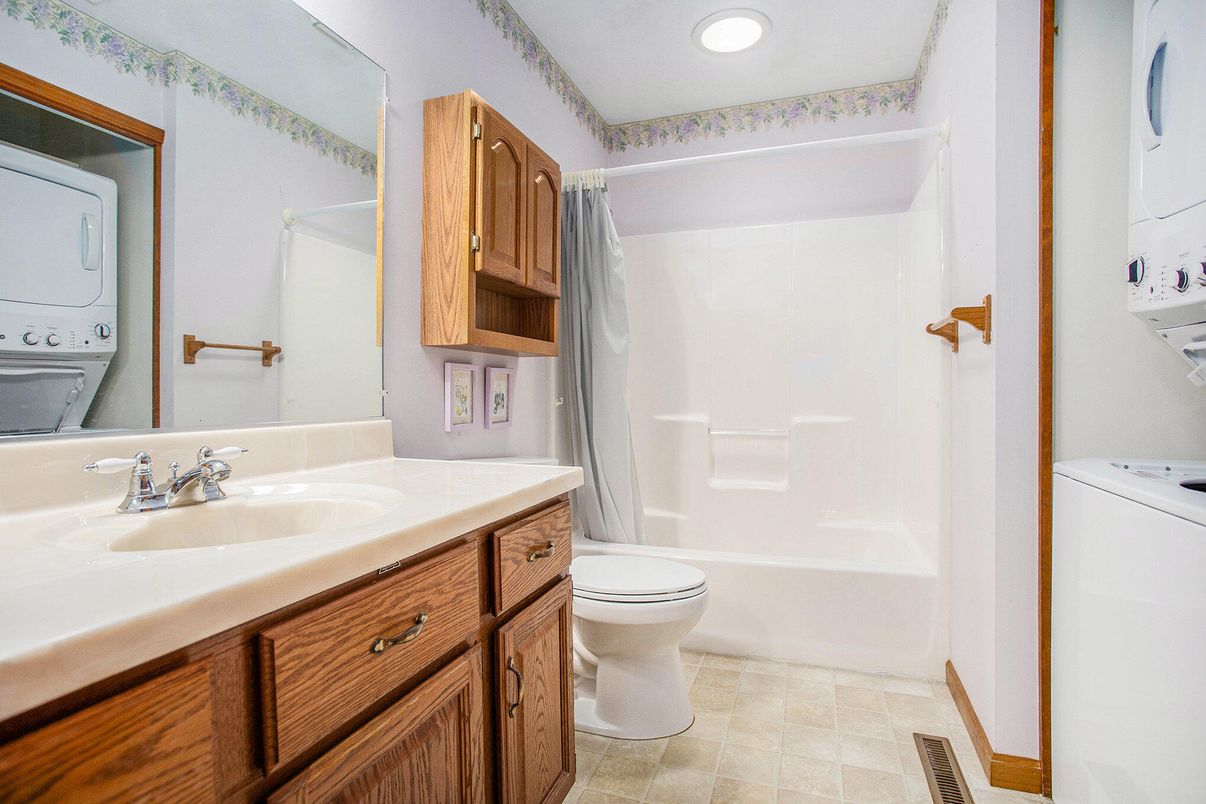 Bathroom, Interior, Recessed Lighting, Washer