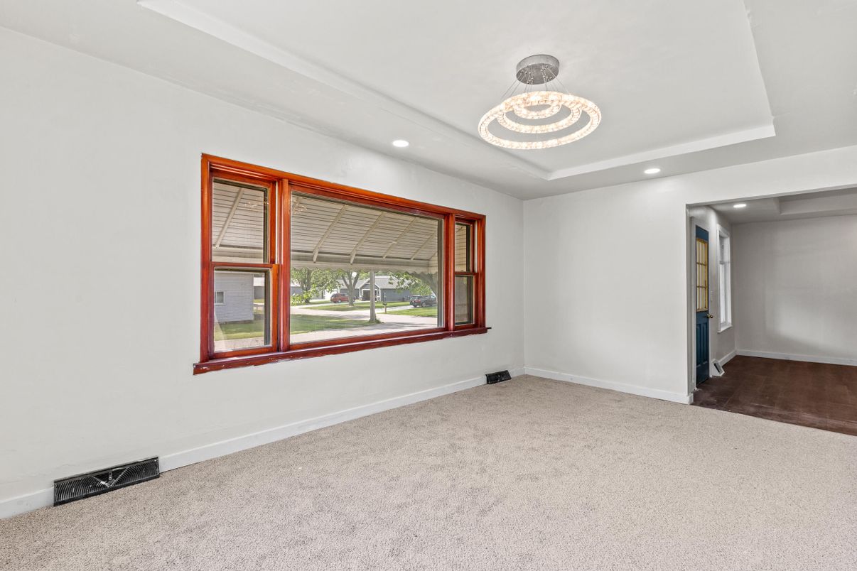 Empty room, Interior, Pendant Lights, Recessed Lighting