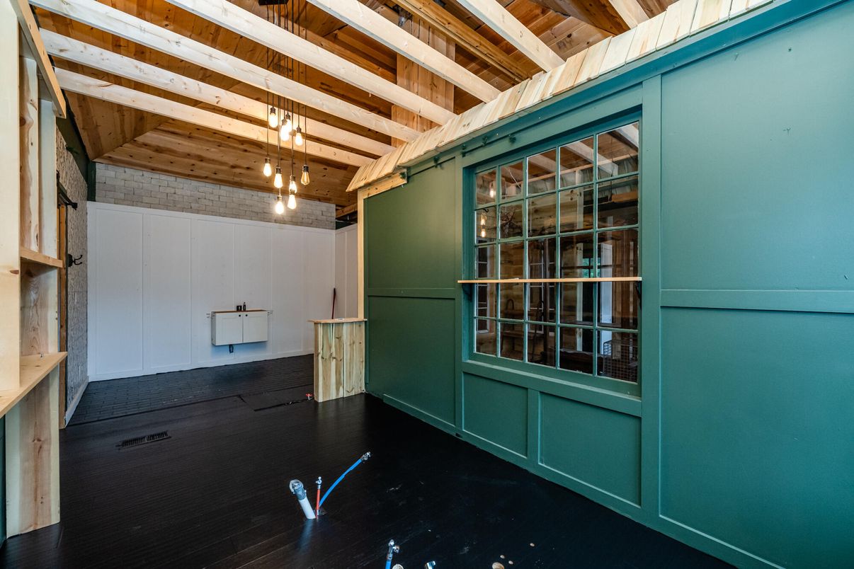Empty room, Interior, Wooden Beams, Wooden Ceilings, Wood Texture Flooring