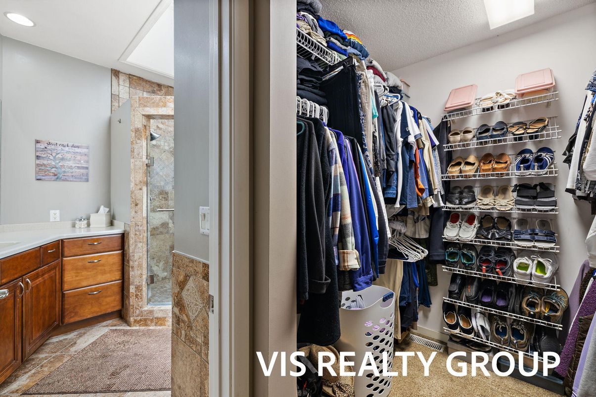 Interior, Recessed Lighting, Walk-in Closets