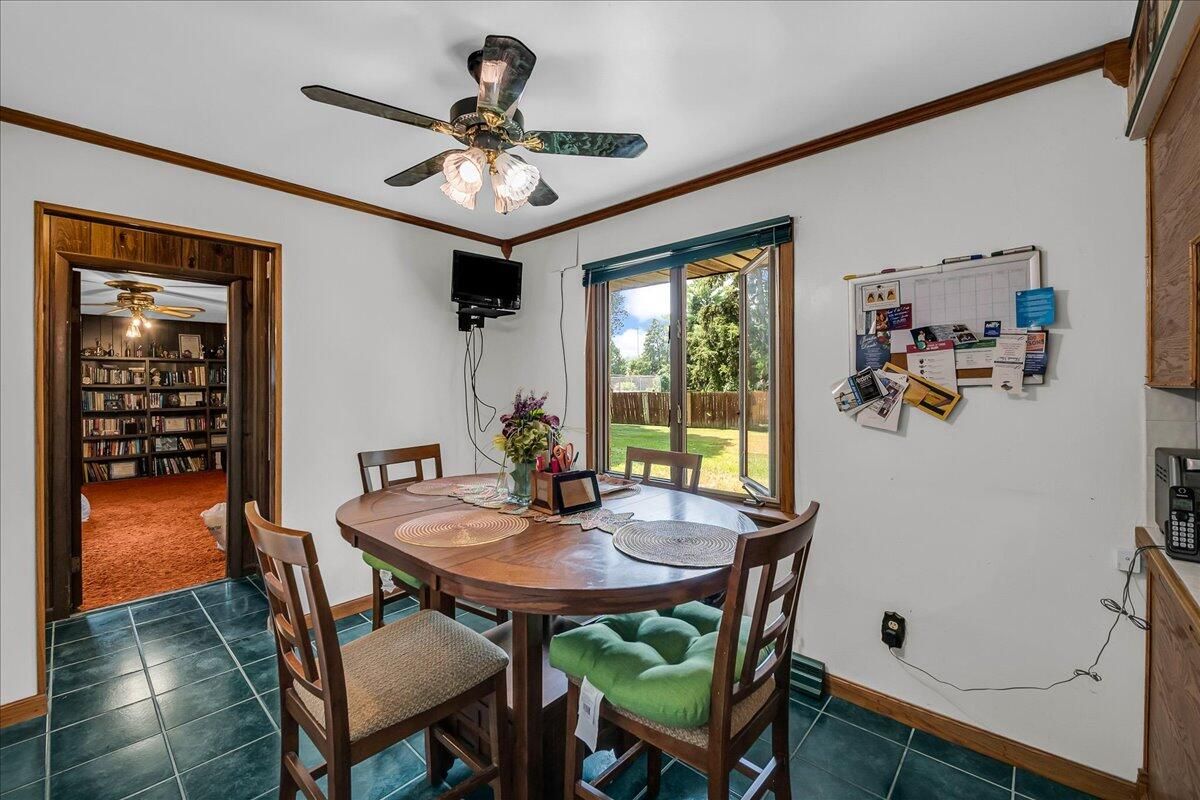 Dining room, Interior