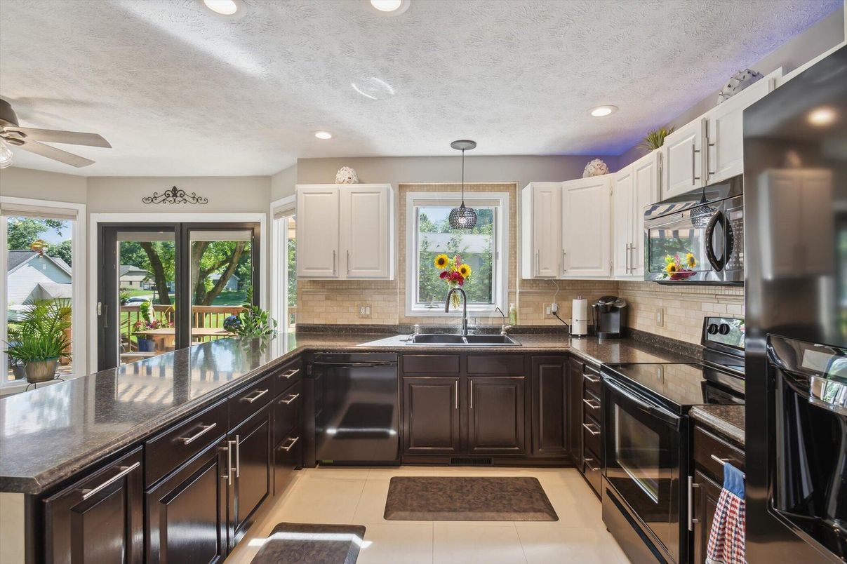 Interior, Kitchen, Pendant Lights, Recessed Lighting