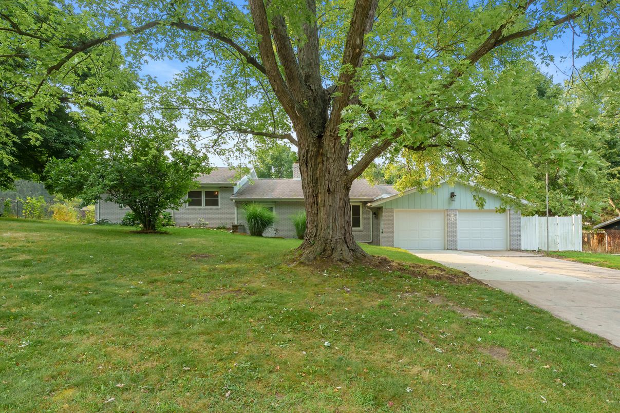 Backyard, Detached Garage, Exterior