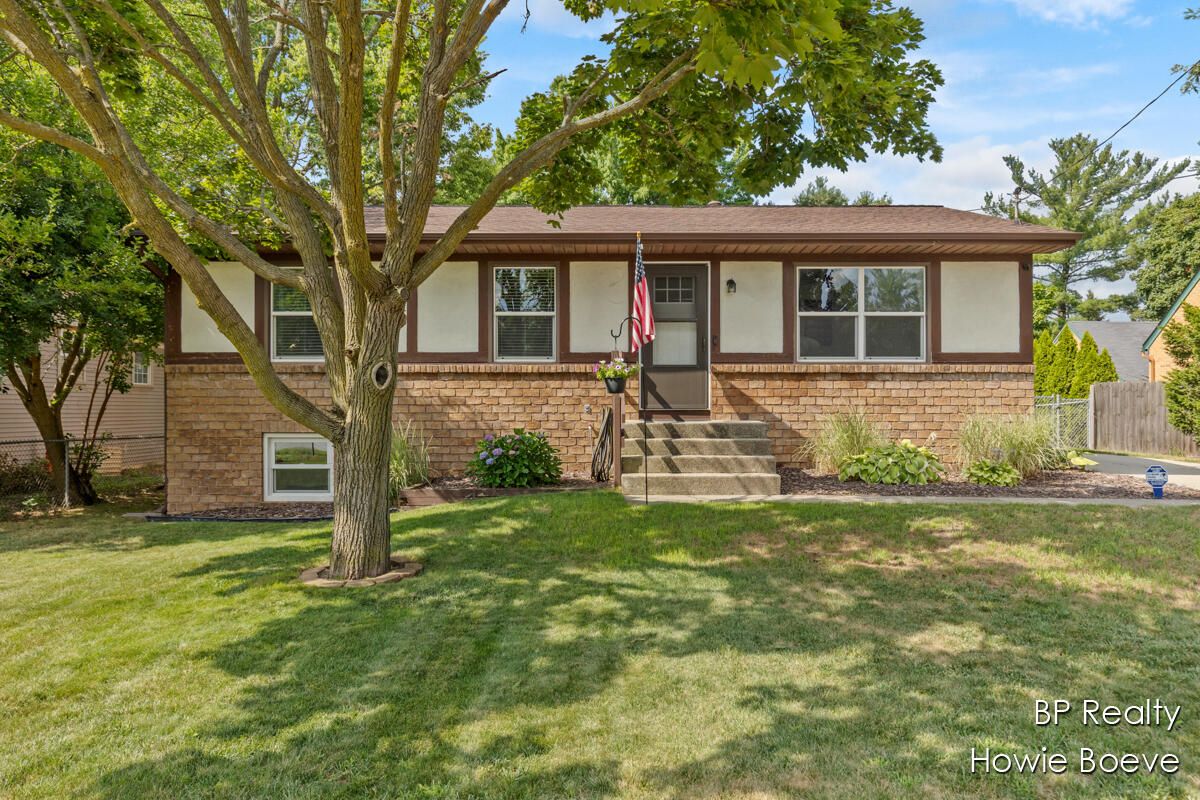 Backyard, Exterior, Facade, Brick Facade, Split Level