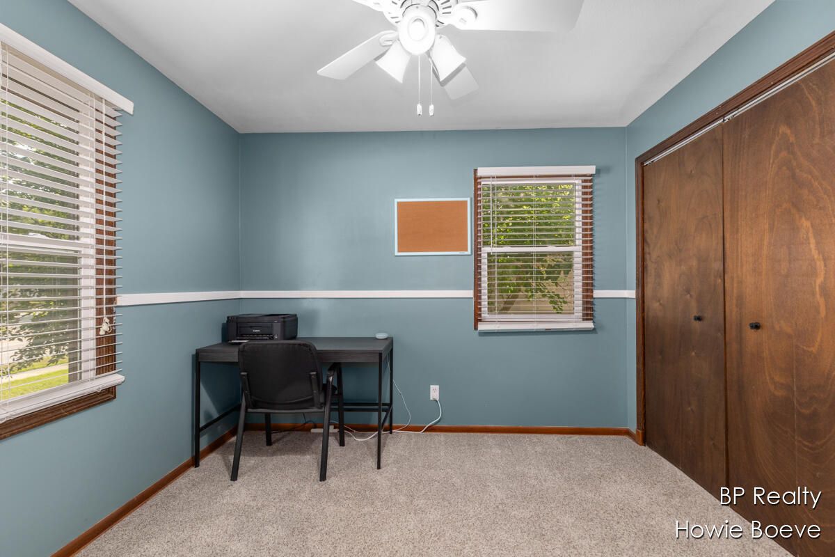 Home Office, Interior