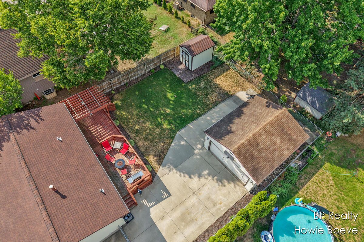 Exterior, Drone