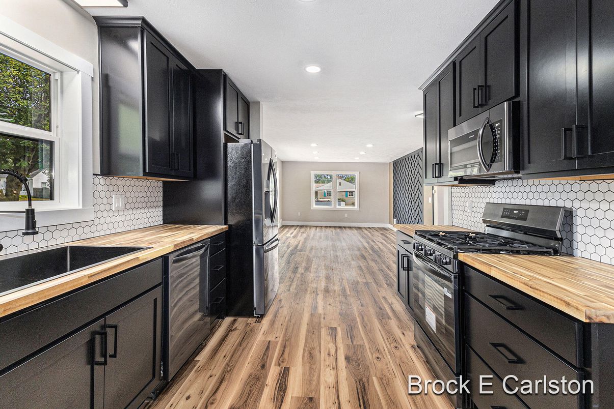 Interior, Kitchen, Recessed Lighting, Wood Texture Flooring